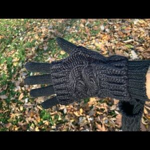 Black Knit Gloves